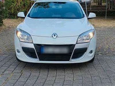 Weiß Gebraucht 2010 Renault Mégane Coupé Dynamique Coupé | 4.000 € (Fairer Preis)