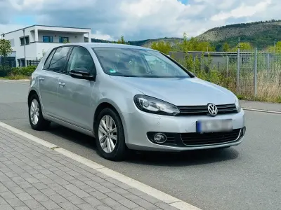 Gebraucht VW Golf VI 122 PS (89 kW) 2011 Silber Kleinwagen