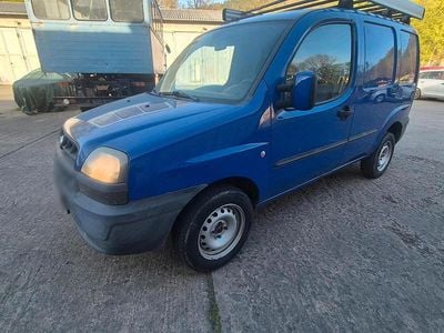 Second-hand Fiat Doblò 103 CP (75 kW) 2004 Albastru Monovolum