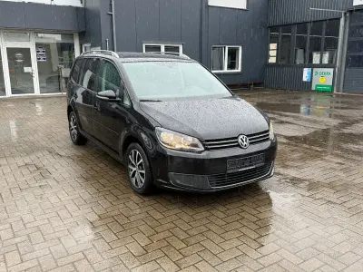 Gebraucht VW Touran Comfortline 140 PS (102 kW) 2013 Schwarz Van / Kleinbus