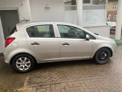 Gebraucht Opel Corsa Innovation 80 PS (58 kW) 2008 Silber Kleinwagen