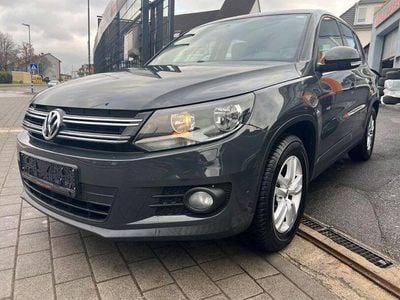 Grau Gebraucht 2015 VW Tiguan Trendline SUV | 11.900 € (Guter Preis)