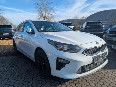 Gebraucht Kia Ceed Sportswagon Spirit 136 PS (100 kW) 2021 Weiß Kombi
