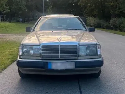 Gebraucht Mercedes 230 132 PS (97 kW) 1988 Beige Coupé