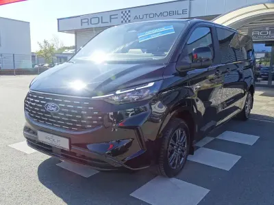 Gebraucht Ford Tourneo Titanium 136 PS (100 kW) 2025 Schwarz Limousine