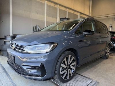 Second-hand VW Touran Style 150 CP (110 kW) 2025 Gri Monovolum