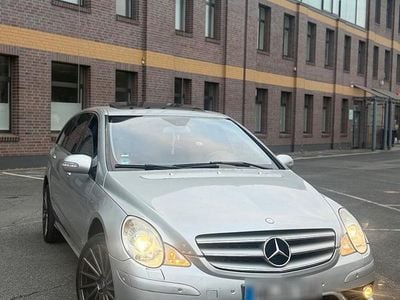 Mercedes R320