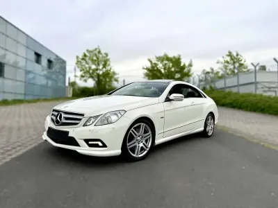 Gebraucht Mercedes E350 AMG 231 PS (169 kW) 2009 Weiß Coupé