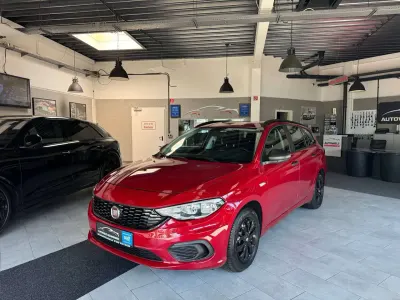 Gebraucht Fiat Tipo Pop 95 PS (69 kW) 2017 Colore esterno new rosso Kombi