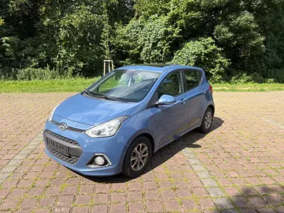 Gebraucht Hyundai i10 Style 87 PS (63 kW) 2015 Blau Kleinwagen