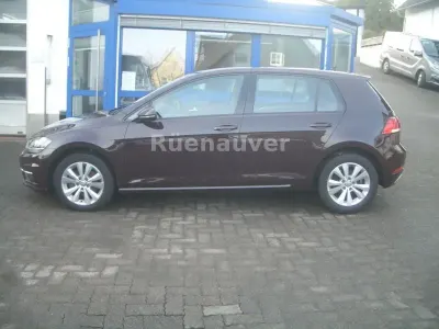 Gebraucht VW Golf VII Comfortline 116 PS (85 kW) 2018 Braun Limousine