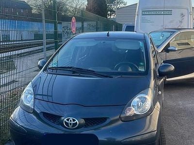 Gebraucht Toyota Aygo 68 PS (50 kW) 2008 Grau Kleinwagen