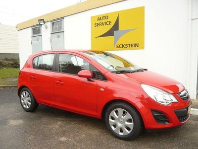 Magmarot/flame red Gebraucht 2013 Opel Corsa Edition Limousine | 6.750 € (Teuer)