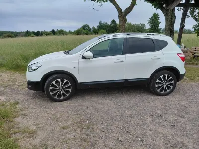 Gebraucht Nissan Qashqai 141 PS (103 kW) 2012 Weiß SUV