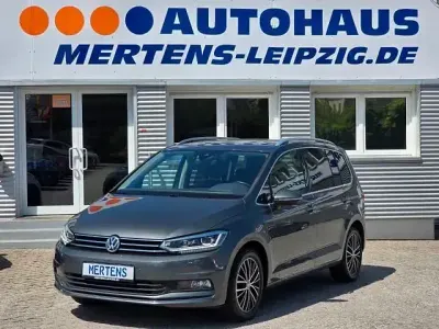 Gebraucht VW Touran Highline 150 PS (110 kW) 2020 Grau Van / Kleinbus