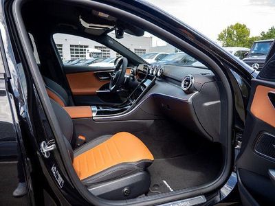 Schwarz / obsidianschwarz Gebraucht 2025 Mercedes C220 Advanced Plus Kombi | 52.790 €