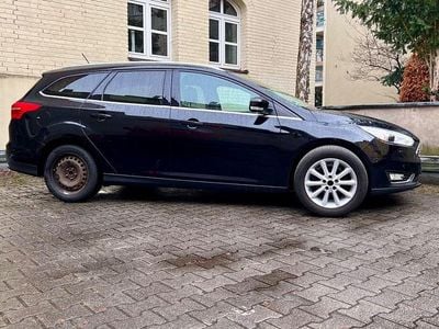 Gebraucht Ford Focus Titanium 120 PS (88 kW) 2018 Schwarz Kombi