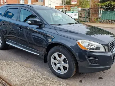 Gebraucht Volvo XC60 Kinetic 163 PS (119 kW) 2010 Schwarz SUV