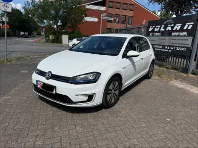 Gebraucht VW Golf VII 85 kW (116 PS) 2016 Weiß Limousine