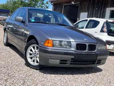 Gebraucht BMW 316 102 PS (75 kW) 1996 Grau Limousine