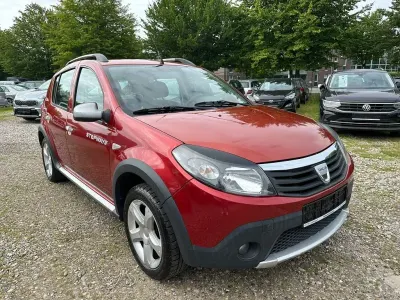 Gebraucht Dacia Sandero Stepway 87 PS (63 kW) 2010 Rot Limousine