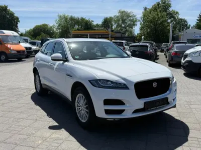 Begagnad Jaguar F-Pace R-Sport 163 HK (119 kW) 2019 Vit SUV