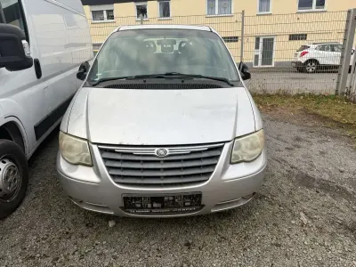 Używany Chrysler Grand Voyager Limited 150 KM (110 kW) 2007 Srebrny Minivan