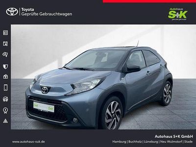 Gebraucht Toyota Aygo X Basis 72 PS (52 kW) 2025 Celestite grey metallic / night sky black SUV