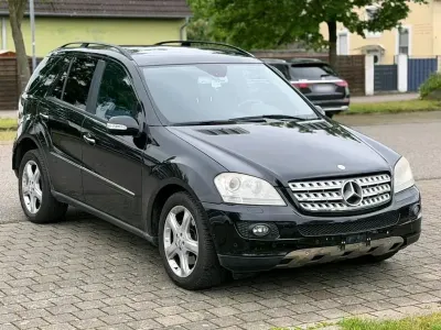Używany Mercedes ML500 305 KM (224 kW) 2007 SUV