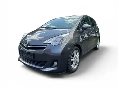 Gebraucht Toyota Verso-S Club 90 PS (66 kW) 2013 Magnetic grey Van / Kleinbus
