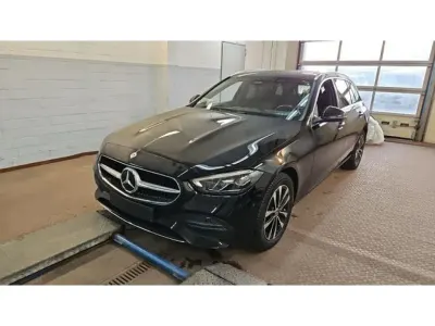 Używany Mercedes C300e 313 KM (230 kW) 2023 Czarny Kombi
