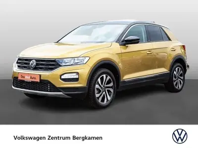 Używany VW T-Roc Active 150 KM (110 kW) 2021 Żółty SUV