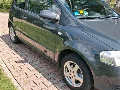 Gebraucht VW Fox Refresh 54 PS (39 kW) 2009 Grau Kleinwagen
