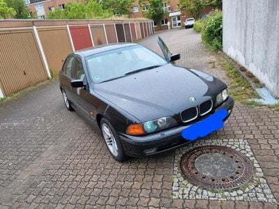 BMW 528