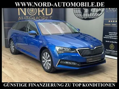 Gebraucht Skoda Superb Ambition 218 PS (160 kW) 2021 Raceblau metallic (metallic) Kombi