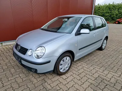 Używany VW Polo 75 KM (55 kW) 2004 Srebrny Hatchback