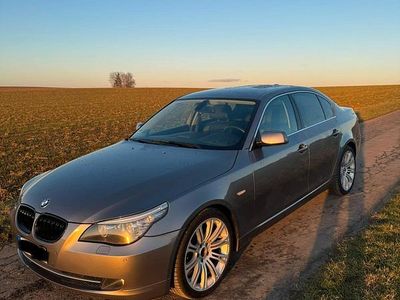 Gebraucht BMW 525 197 PS (144 kW) 2009 Grau Limousine