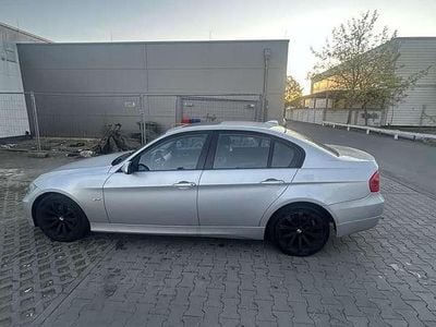 Gebraucht BMW 320 163 PS (119 kW) 2007 Grau Limousine
