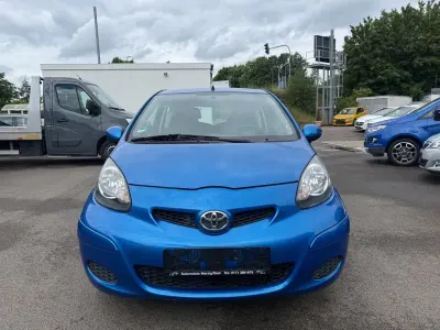 Gebraucht Toyota Aygo 68 PS (50 kW) 2009 Blau Kleinwagen