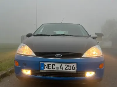Używany Ford Focus 116 KM (85 kW) 1999 Niebieski Hatchback