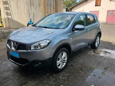 Gebraucht Nissan Qashqai 117 PS (86 kW) 2012 Silber SUV