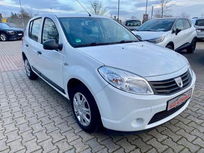 Weiß Gebraucht 2009 Dacia Sandero Ambiance Limousine | 2.800 € (Etwas zu teuer)