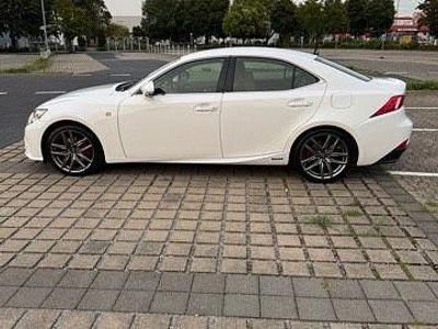 Lexus IS300h