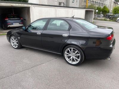 Alfa Romeo 166