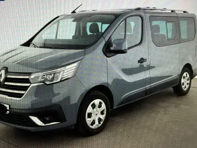 Gebraucht Renault Trafic Life 150 PS (110 kW) 2022 Grau Van / Kleinbus
