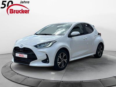 Weiß Neu 2025 Toyota Yaris Hybrid Limousine | 25.990 € (Fairer Preis)