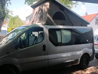 Gebraucht Opel Vivaro 110 PS (80 kW) 2004 Silber Van / Kleinbus