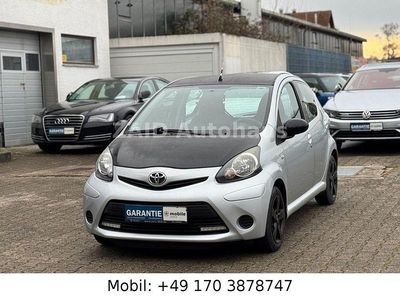 Gebraucht Toyota Aygo Cool 68 PS (50 kW) 2012 Silber Kleinwagen