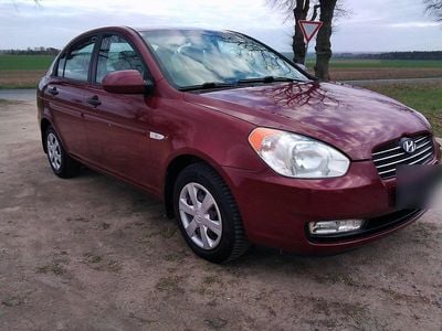 Gebraucht Hyundai Accent 97 PS (71 kW) 2006 Rot Limousine