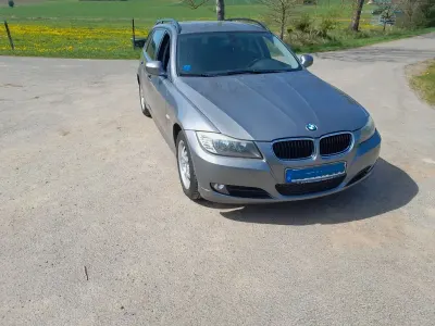 Gebraucht BMW 318 143 PS (105 kW) 2009 Grau Kombi